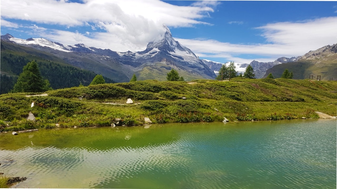 5 lakes hike Leisee with Matterhorn 