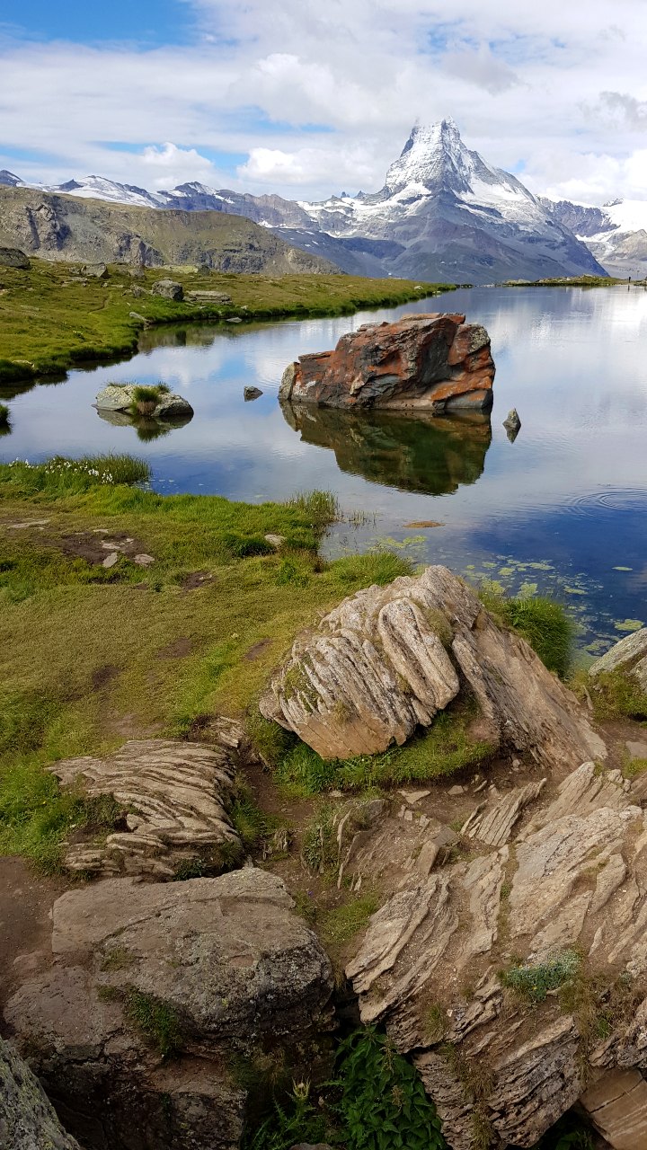 5 lakes hike Zermatt Stellisee and Matterhorn